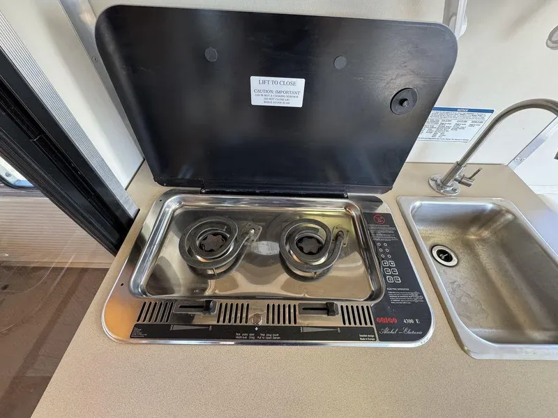 Slide: The Image of Sun Tracker 31 Party Cruiser 2006 - 95