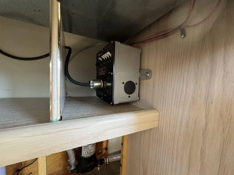 Slide: The Image of Sun Tracker 31 Party Cruiser 2006 - 99