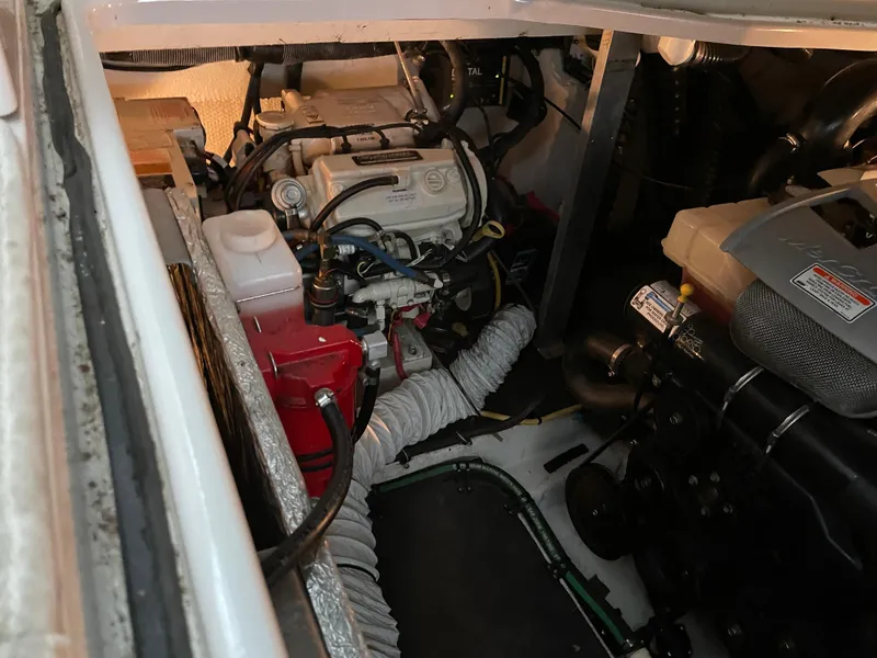 Slide: The Image of Crownline Boats 340 CR 2009 - 63