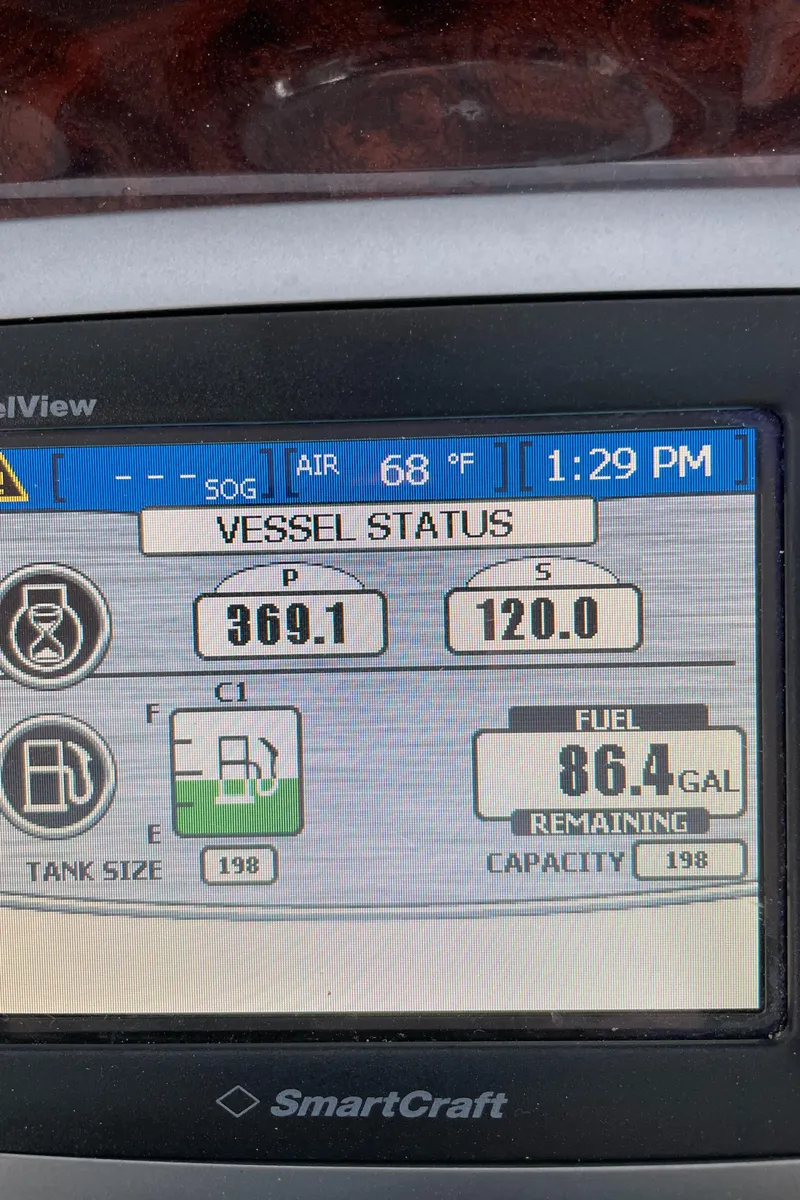 Slide: The Image of Crownline Boats 340 CR 2009 - 65