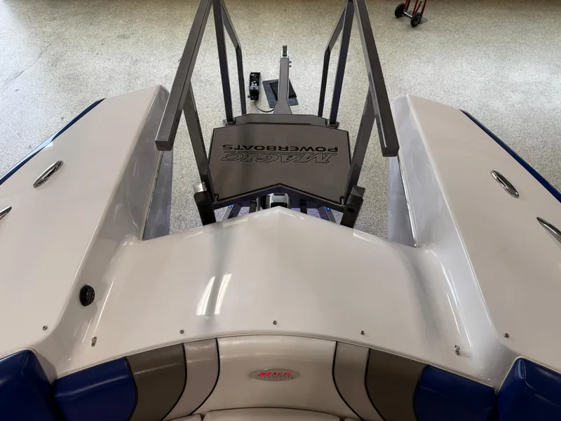 Slide: The Image of Magic 30 Sceptor 2008 - 57