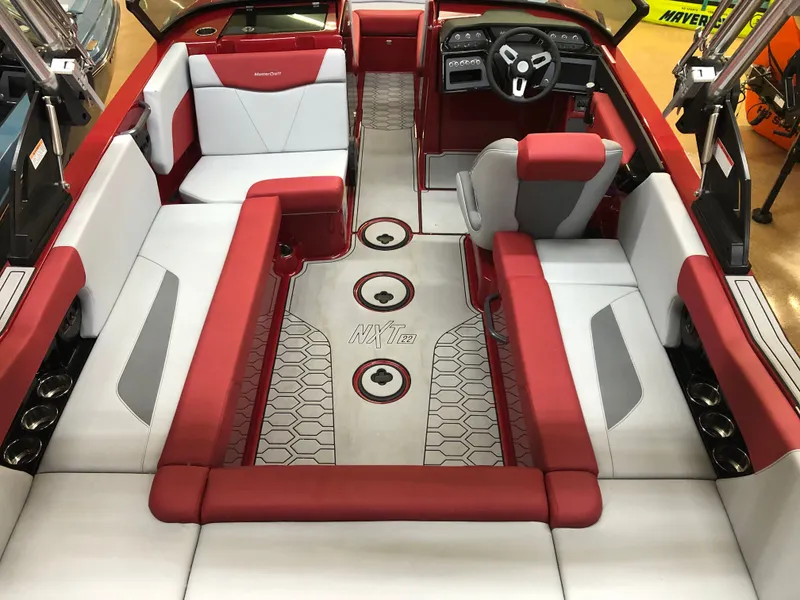 Slide: The Image of MasterCraft NXT22 2025 - 15