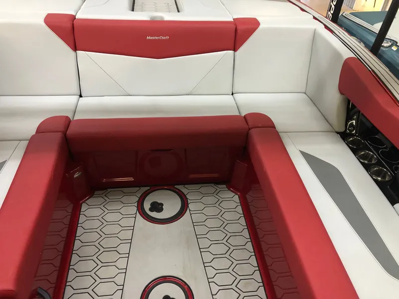 Slide: The Image of MasterCraft NXT22 2025 - 20