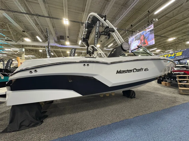 Slide: The Image of MasterCraft NXT20 2025 - 16