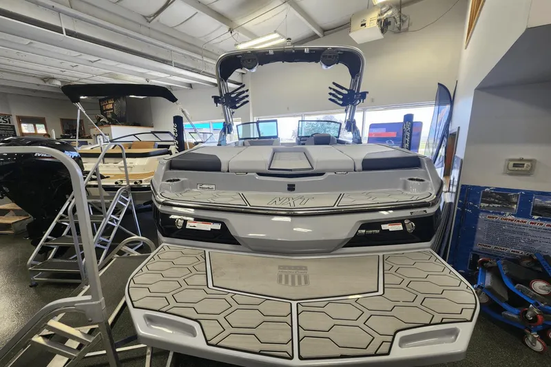 Slide: The Image of MasterCraft NXT20 2025 - 2