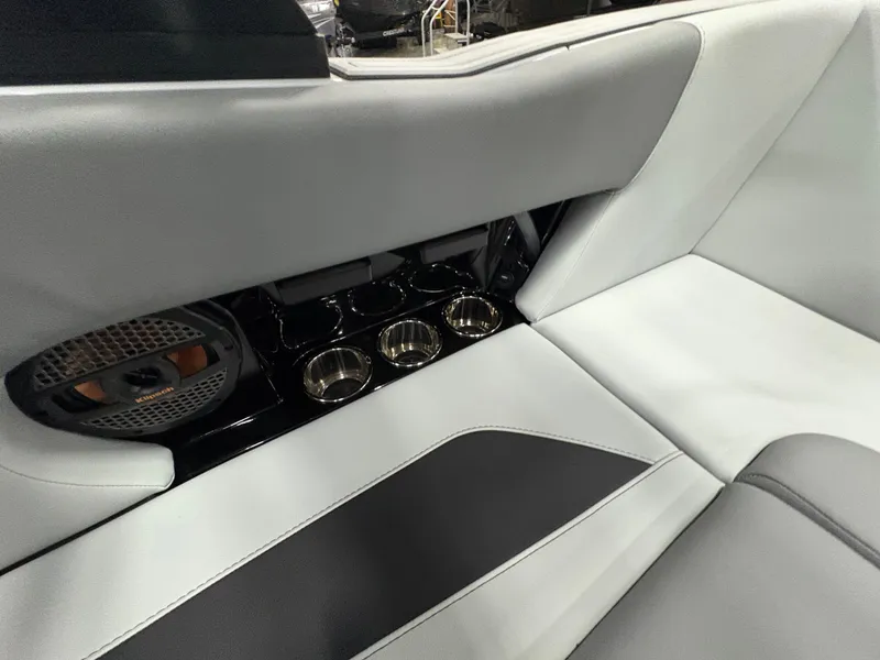 Slide: The Image of MasterCraft NXT20 2025 - 21