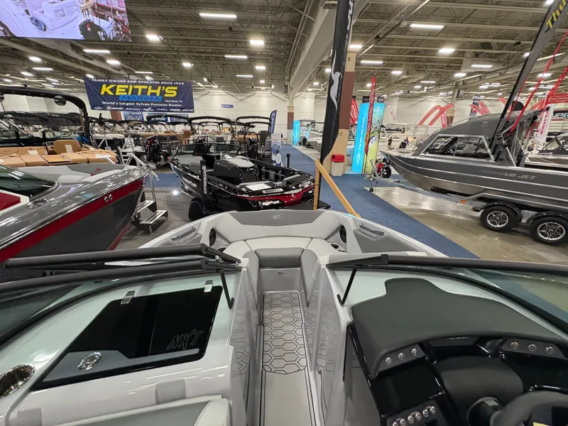 Slide: The Image of MasterCraft NXT20 2025 - 27