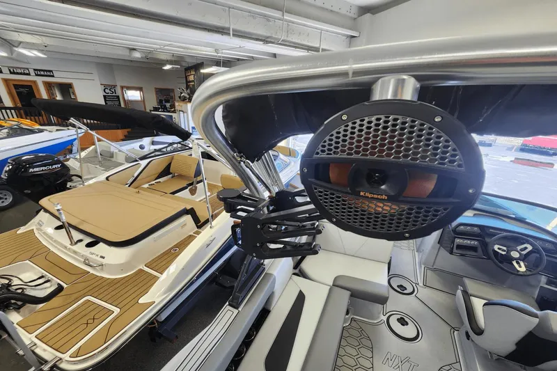 Slide: The Image of MasterCraft NXT20 2025 - 4