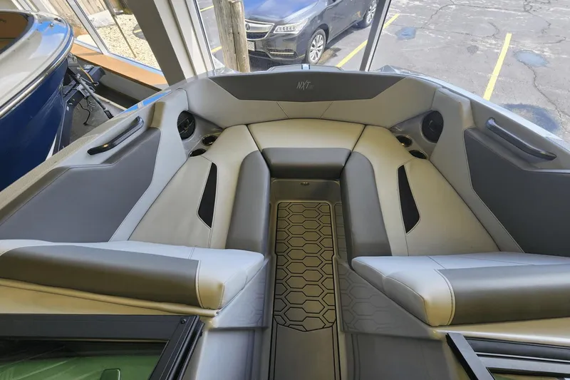 Slide: The Image of MasterCraft NXT20 2025 - 7