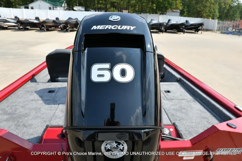 Slide: The Image of 2025 Tracker Pro Team 175 Crappie Edition with Mercury 60 engine, rear view. - 10