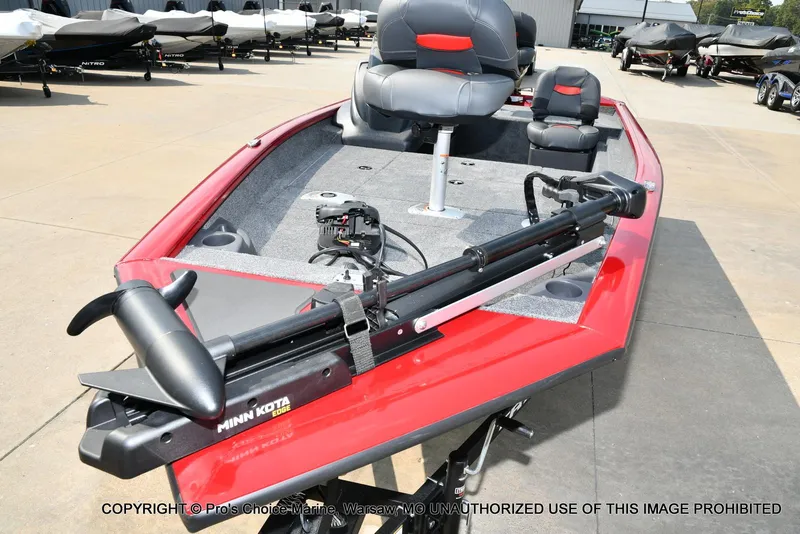 Slide: The Image of 2025 Tracker Pro Team 175 Crappie Edition boat with Minn Kota trolling motor. - 27