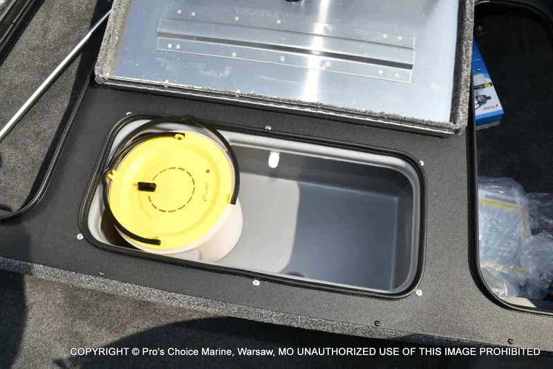 Slide: The Image of Tracker Pro Team 175 Crappie Edition 2025 - 60