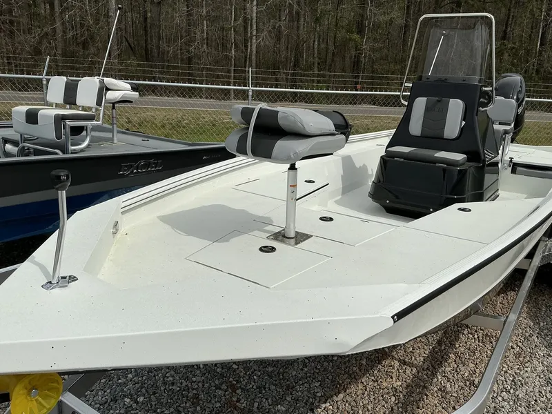 Slide: The Image of Excel 220 Bay Pro Elite 2025 - 4