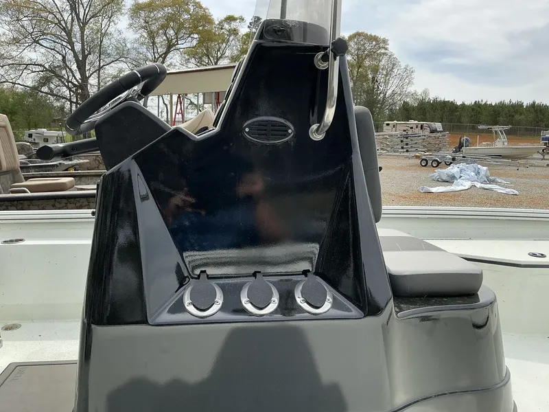 Slide: The Image of Excel 220 Bay Pro Elite 2025 - 6