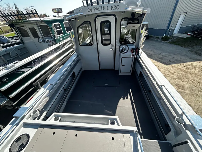 Slide: The Image of Duckworth 24 Pacific Pro 2025 - 6