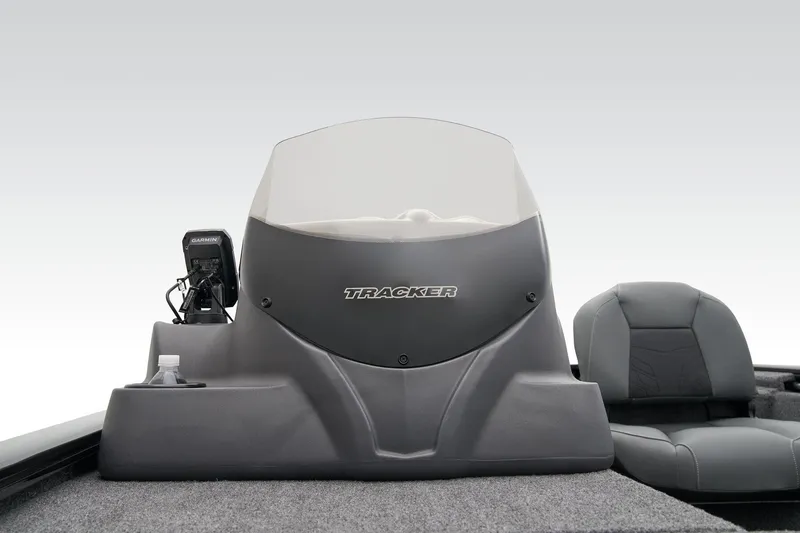 Slide: The Image of Tracker Pro 170 2025 - 27