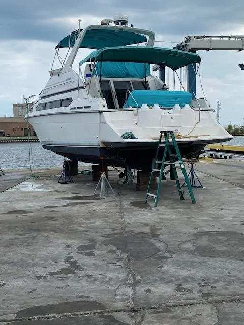 Slide: The Image of Carver Yachts 380 Santego 1993 - 3