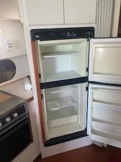 Slide: The Image of Carver Yachts 380 Santego 1993 - 35