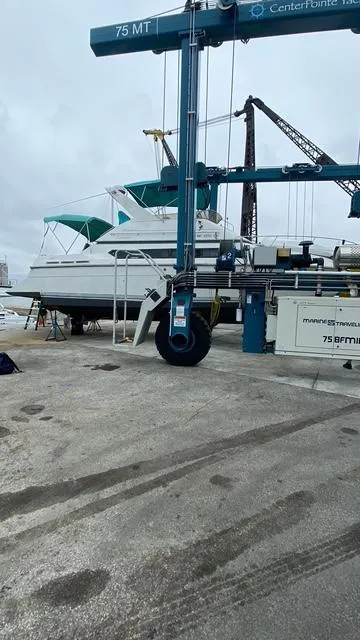 Slide: The Image of Carver Yachts 380 Santego 1993 - 4