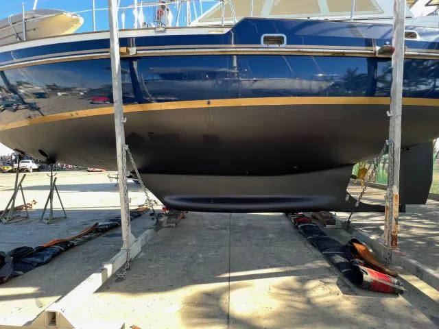 Slide: The Image of Tayana 460 Vancouver Pilothouse 2002 - 92