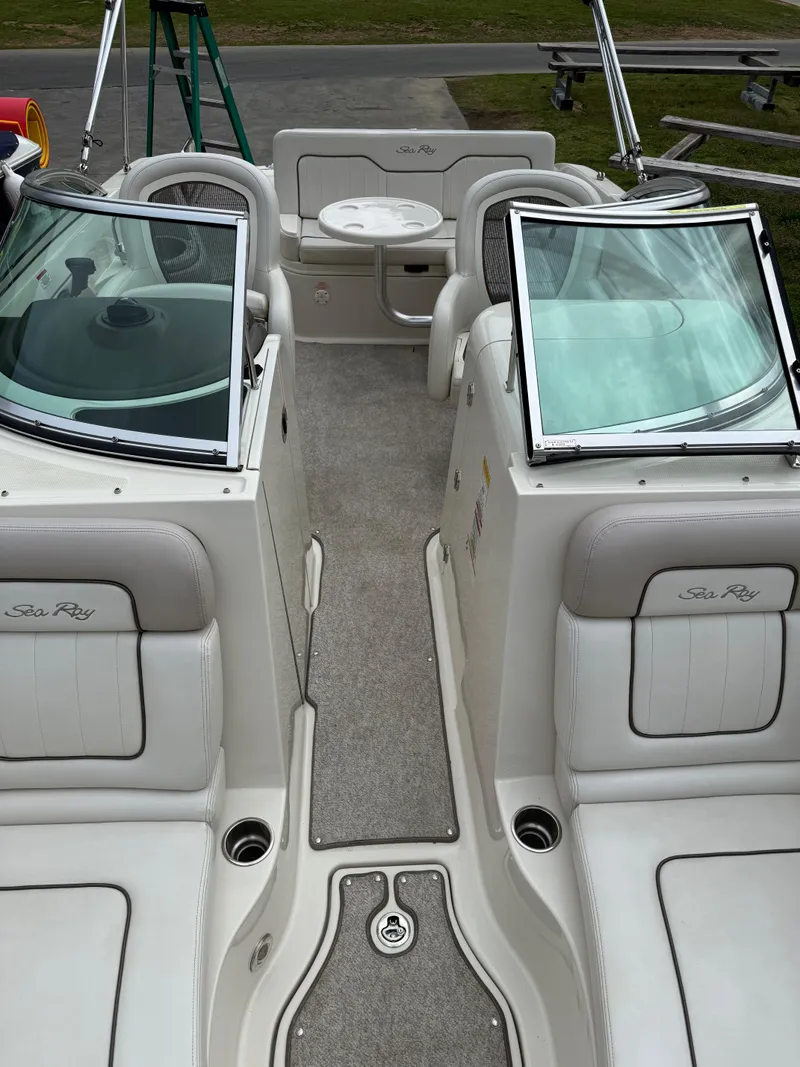 Slide: The Image of Sea Ray 240 Sundeck 2010 - 12