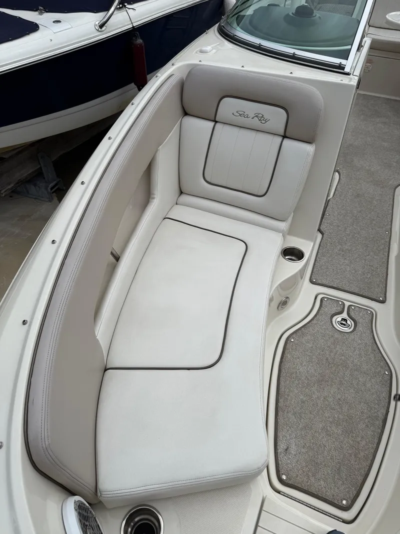 Slide: The Image of Sea Ray 240 Sundeck 2010 - 14