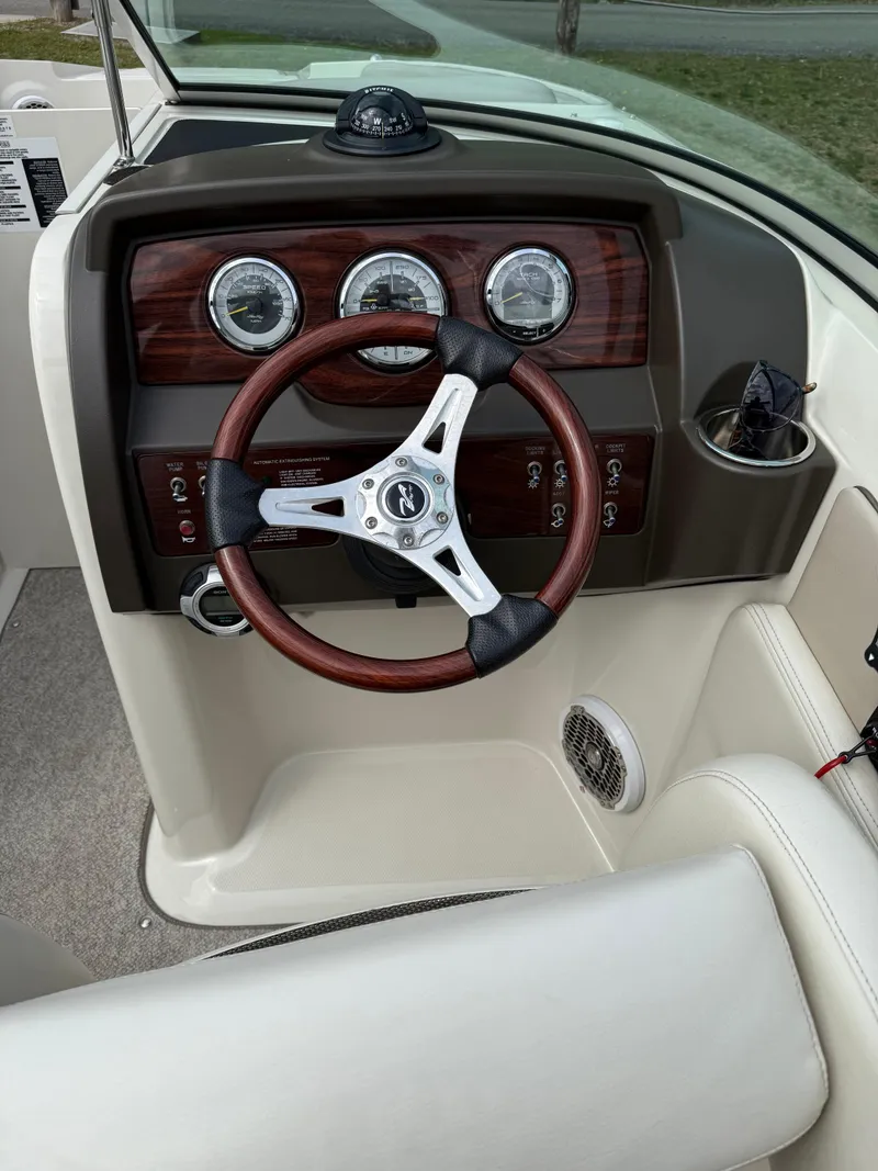 Slide: The Image of Sea Ray 240 Sundeck 2010 - 3