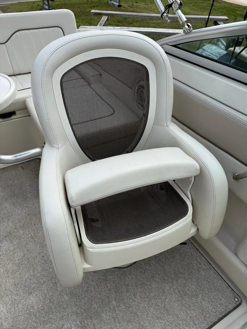 Slide: The Image of Sea Ray 240 Sundeck 2010 - 5