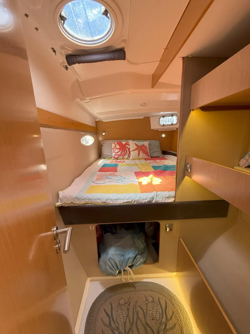 Slide: The Image of Fountaine Pajot Mahe 36 Evolution - Owner's Version 2014 - 107