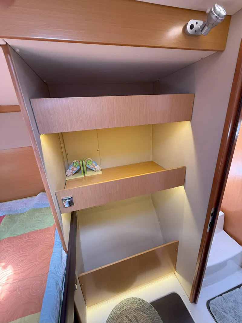 Slide: The Image of Fountaine Pajot Mahe 36 Evolution - Owner's Version 2014 - 111