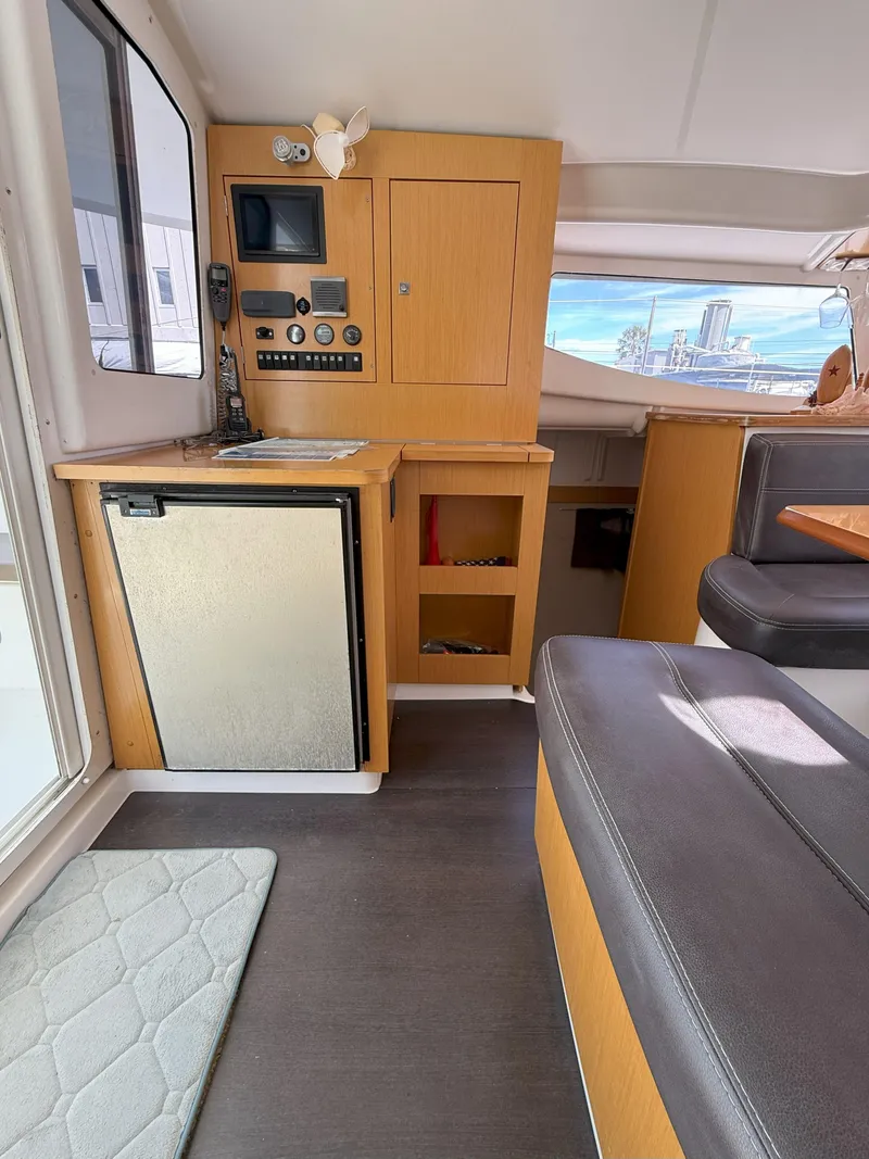 Slide: The Image of Fountaine Pajot Mahe 36 Evolution - Owner's Version 2014 - 89
