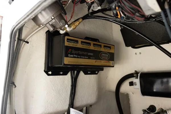 Slide: The Image of 2020 Blue Wave Pure Bay boat electrical system with Sportsman Series Quad Pro charger. - 35