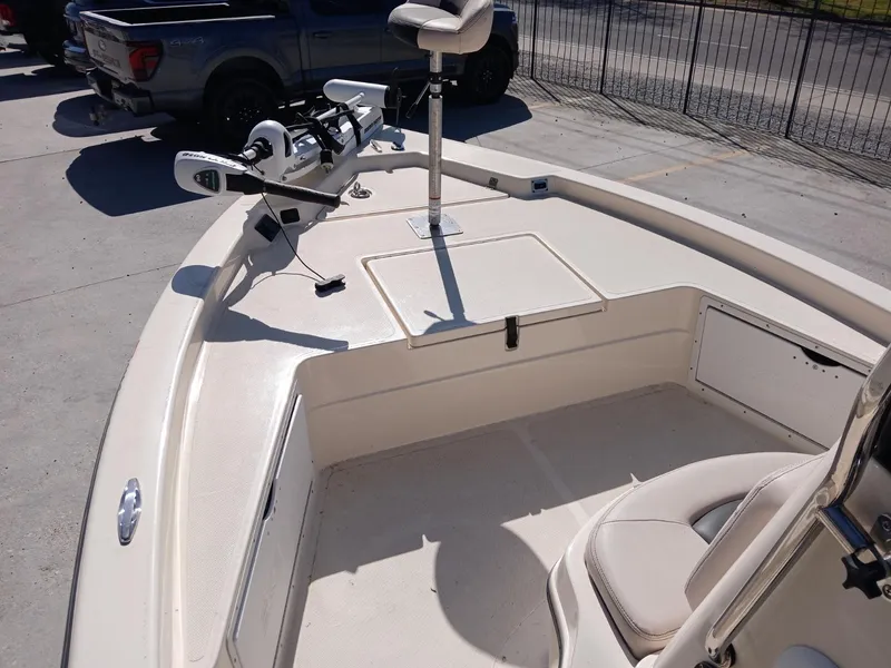 Slide: The Image of 2010 Skeeter 20 ZX boat deck with seating and trolling motor. - 9