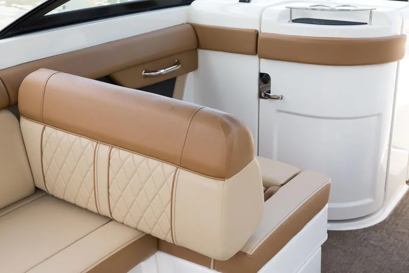 Slide: The Image of Sea Ray 270 Sundeck Outboard 2016 - 22