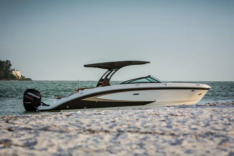 Slide: The Image of Sea Ray 270 Sundeck Outboard 2016 - 9
