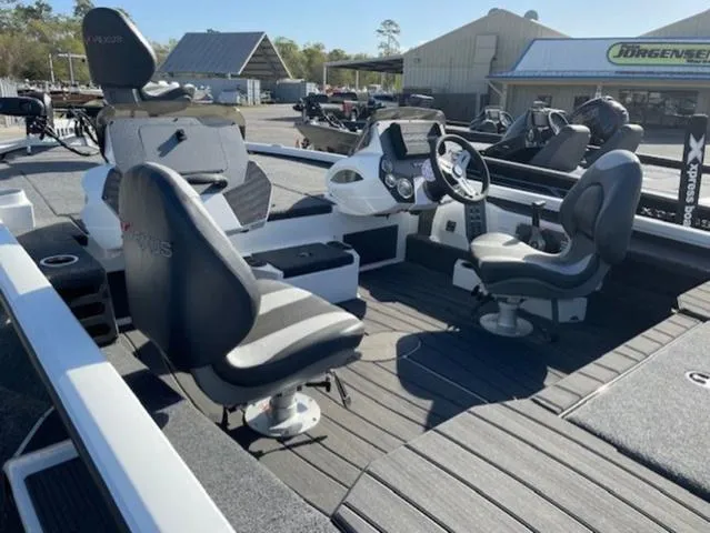 Slide: The Image of Vexus AVX 1985s 2025 - 5