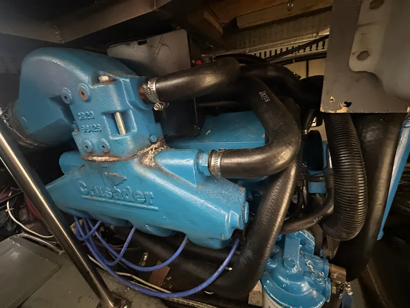 Slide: The Image of Carver Yachts 370 Voyager 1994 - 53