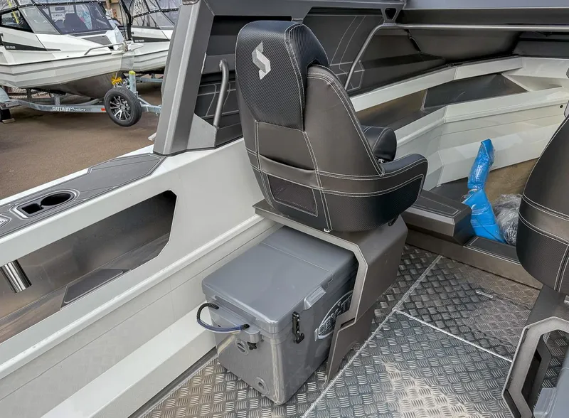 Slide: The Image of Stabi-Craft 1850 SuperCab 2025 - 15