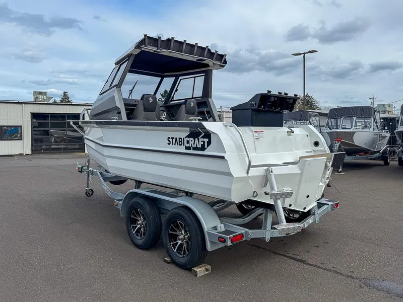 Slide: The Image of Stabi-Craft 1850 SuperCab 2025 - 5