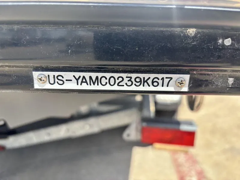 Slide: The Image of 2017 Yamaha Boats 212 Limited S hull identification number plate. - 11