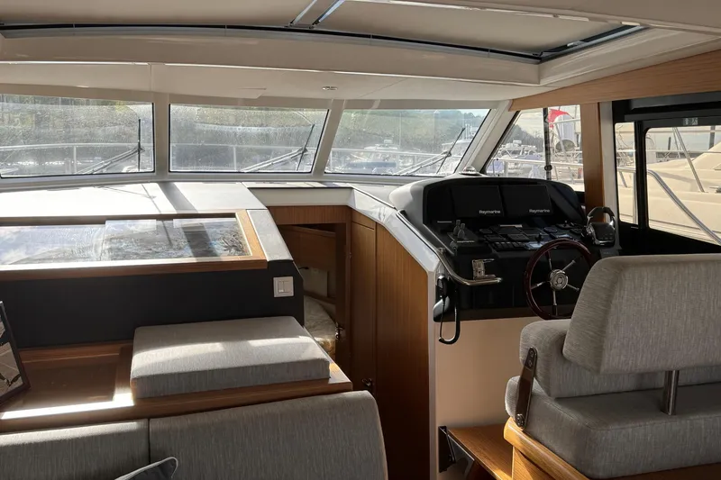 Slide: The Image of Greenline 40 Hybrid 2022 - 101