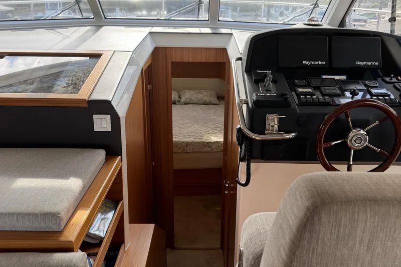 Slide: The Image of Greenline 40 Hybrid 2022 - 102