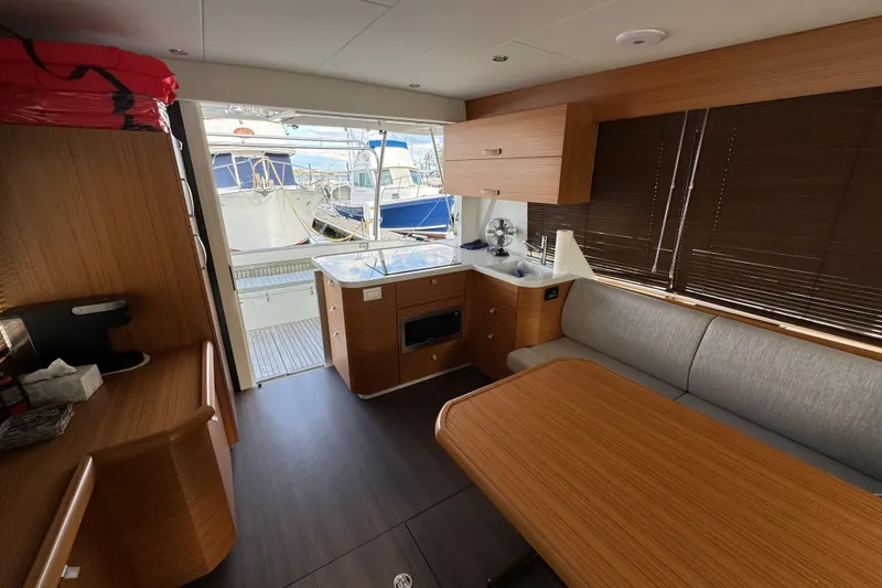 Slide: The Image of Greenline 40 Hybrid 2022 - 106