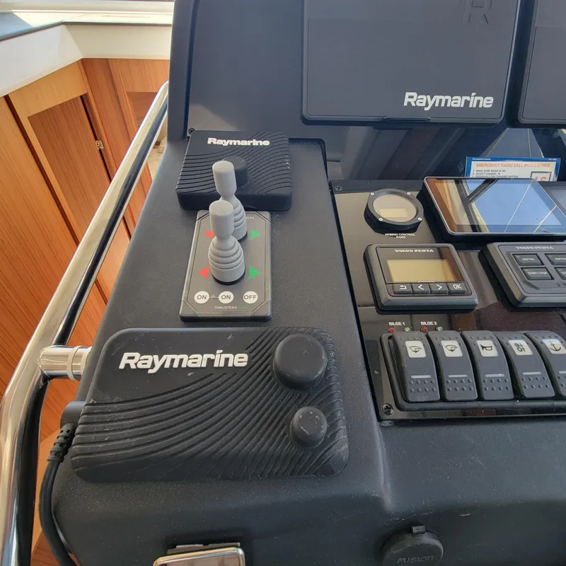 Slide: The Image of Greenline 40 Hybrid 2022 - 52