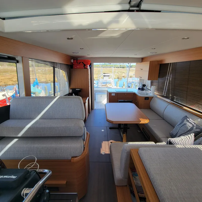 Slide: The Image of Greenline 40 Hybrid 2022 - 57