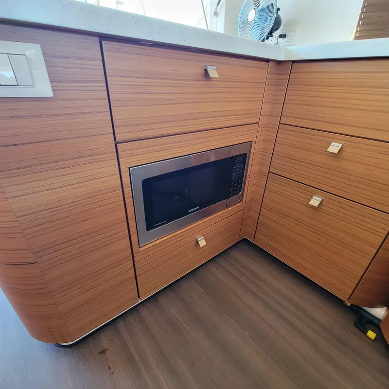 Slide: The Image of Greenline 40 Hybrid 2022 - 58