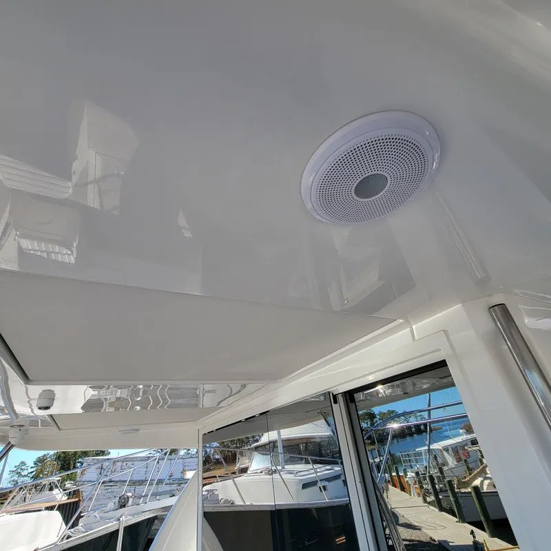 Slide: The Image of Greenline 40 Hybrid 2022 - 65