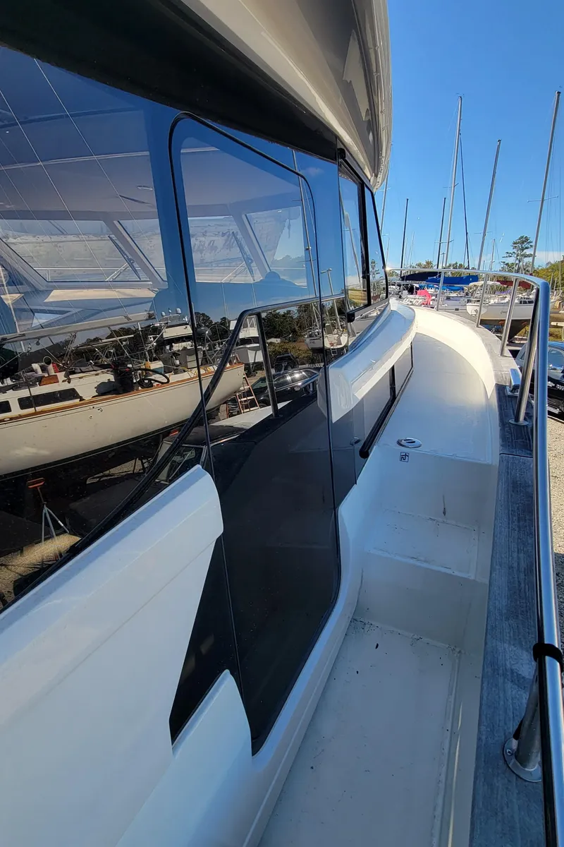 Slide: The Image of Greenline 40 Hybrid 2022 - 76