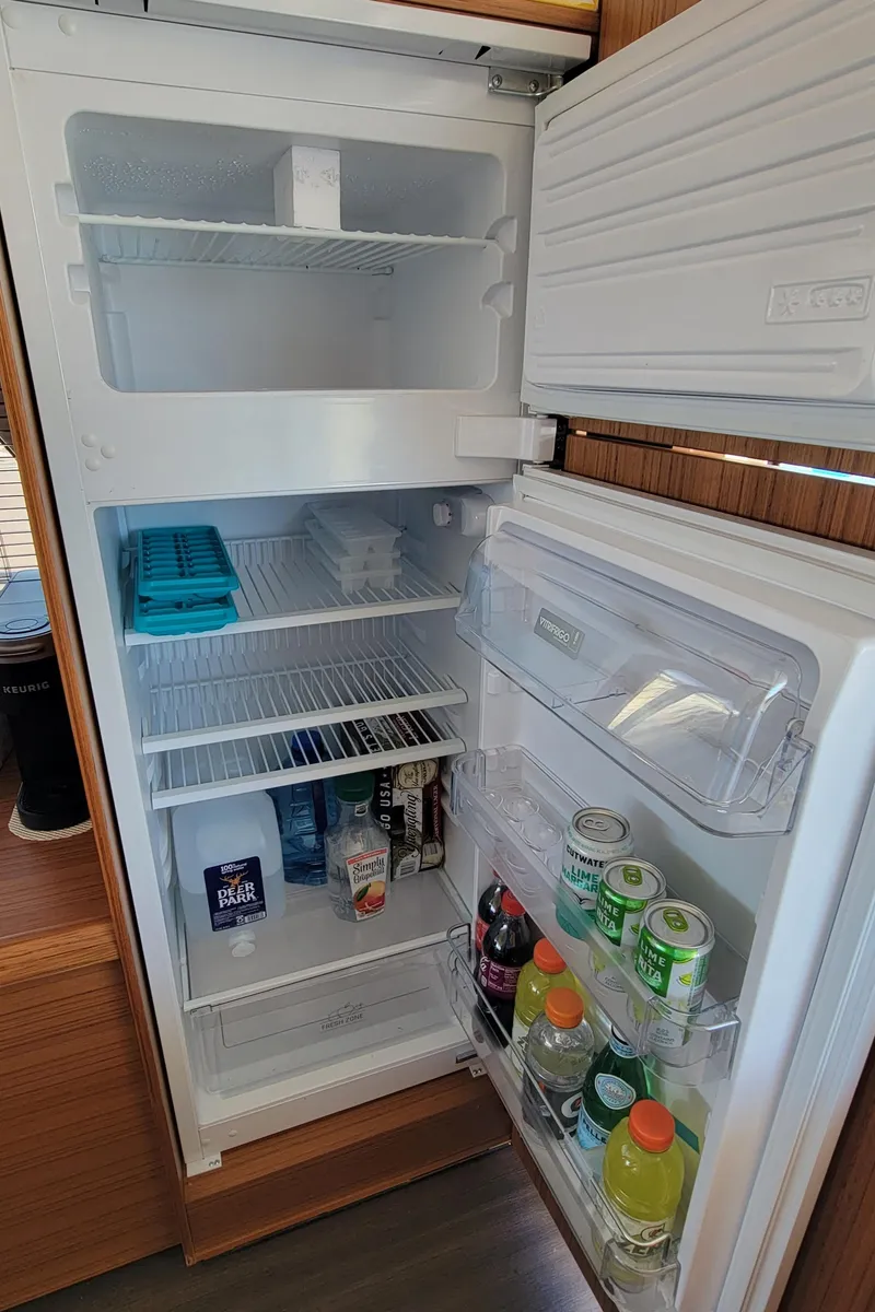 Slide: The Image of Greenline 40 Hybrid 2022 - 82