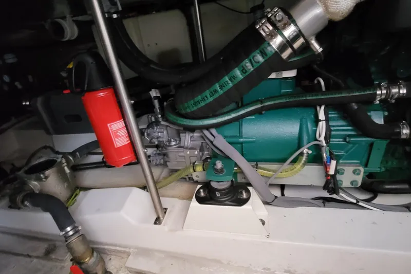 Slide: The Image of Greenline 40 Hybrid 2022 - 88